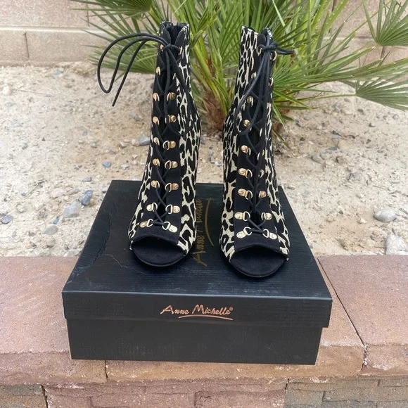 Leopard Print Lace Up Booties 💜 - Picture 2 of 4